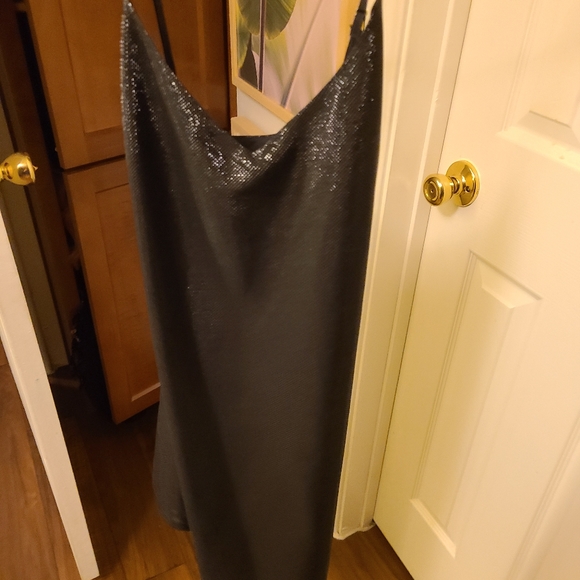 Glimmering little black dress with a strap… - Picture 8 of 14